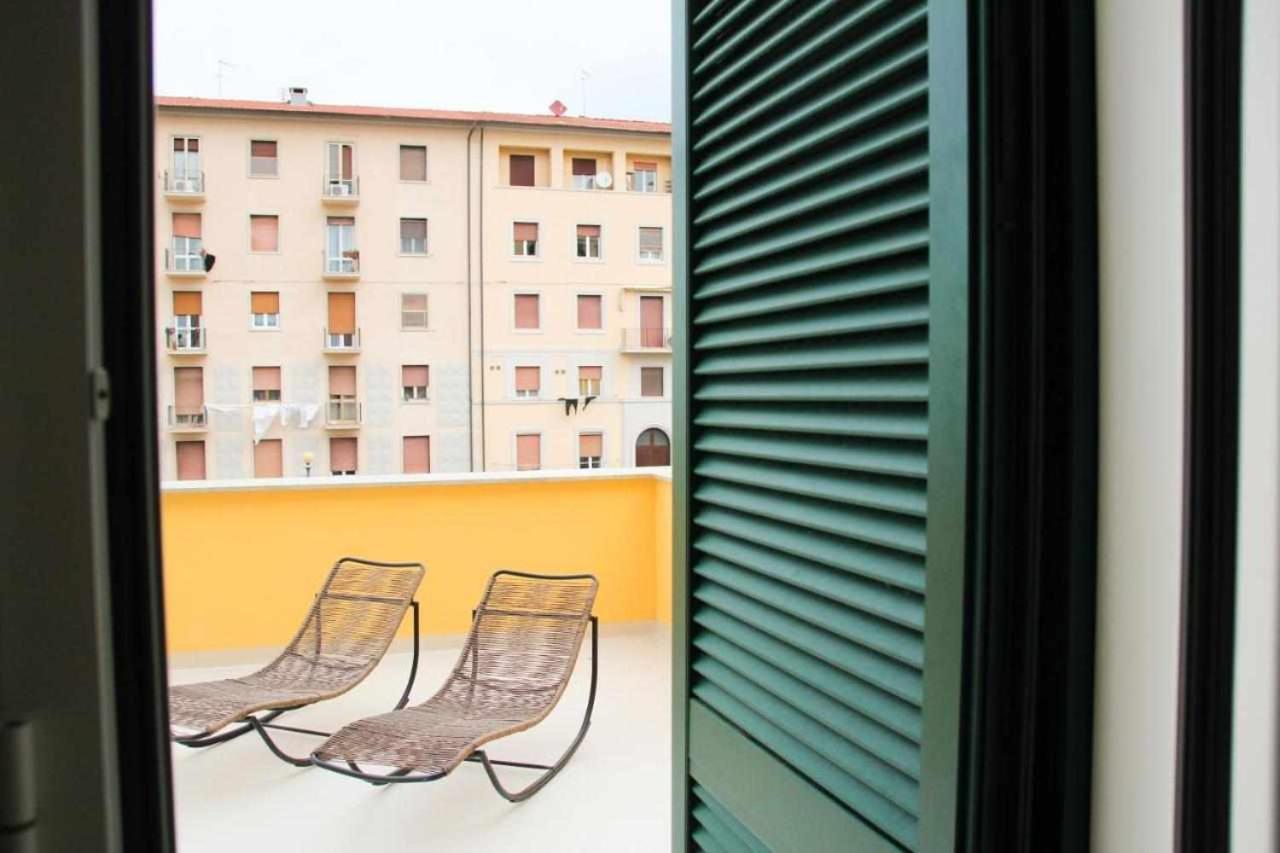Waterfront Balcony I Grani 1 Resort Style Suite Ліворно Екстер'єр фото